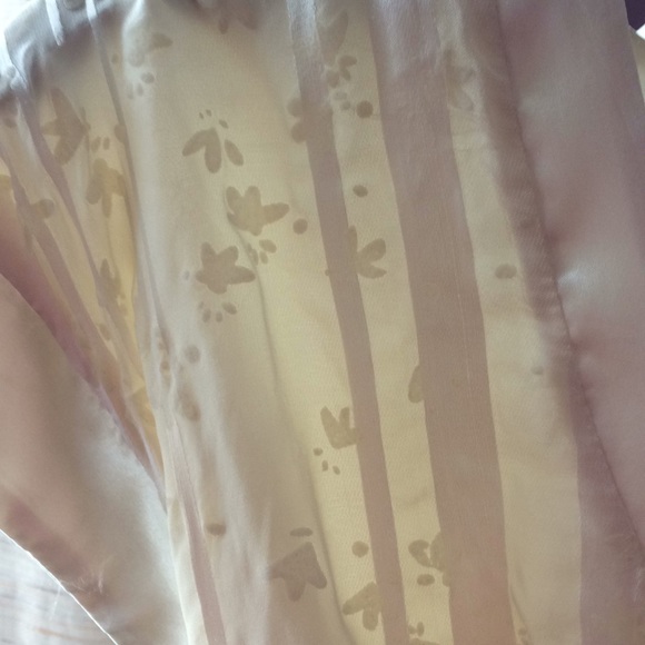 NWOT Guess satin trim and lined top. - Picture 5 of 7